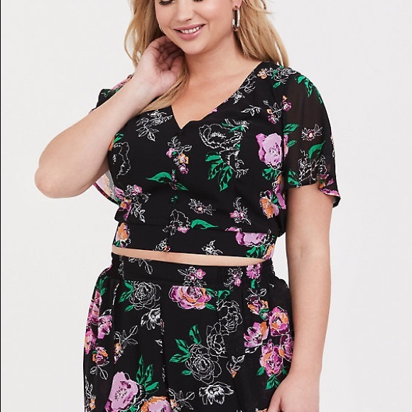 Torrid Floral chiffon sleeve crop top - Picture 8 of 8